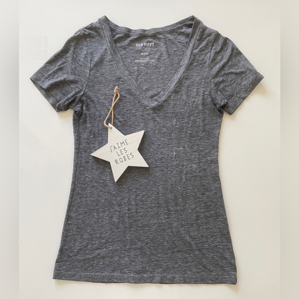 OLD NAVY Women's Heathered Gray V-Neck Tee